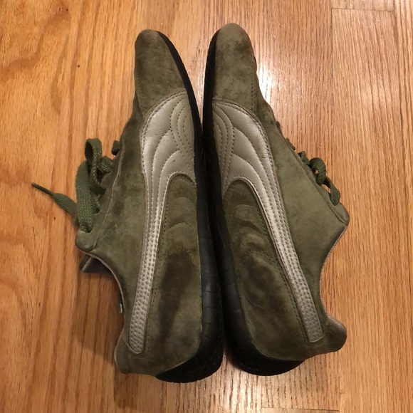 Woman’s Sz 7 Puma Speedcat Racing Shoes in Sage Green and Silver - Picture 8 of 14